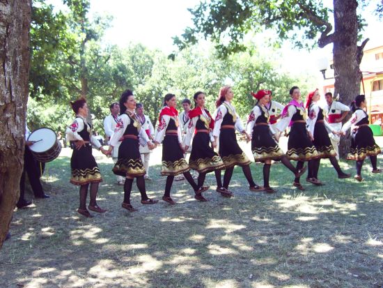 Танцовия състав на фестивал в Средец
