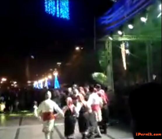 Снимка от видео клиповете Граовско хоро в изпълнение на кладничани за откриването на Сурва 2014